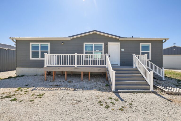 7755 N Prosser Ave Juniata NE