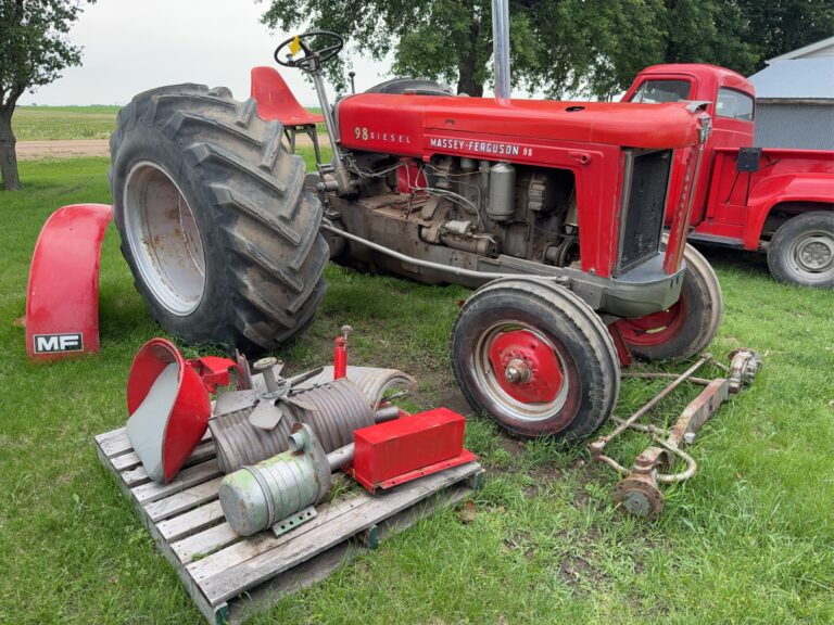 Massey Ferguson 98 diesel-Tractor Puller
