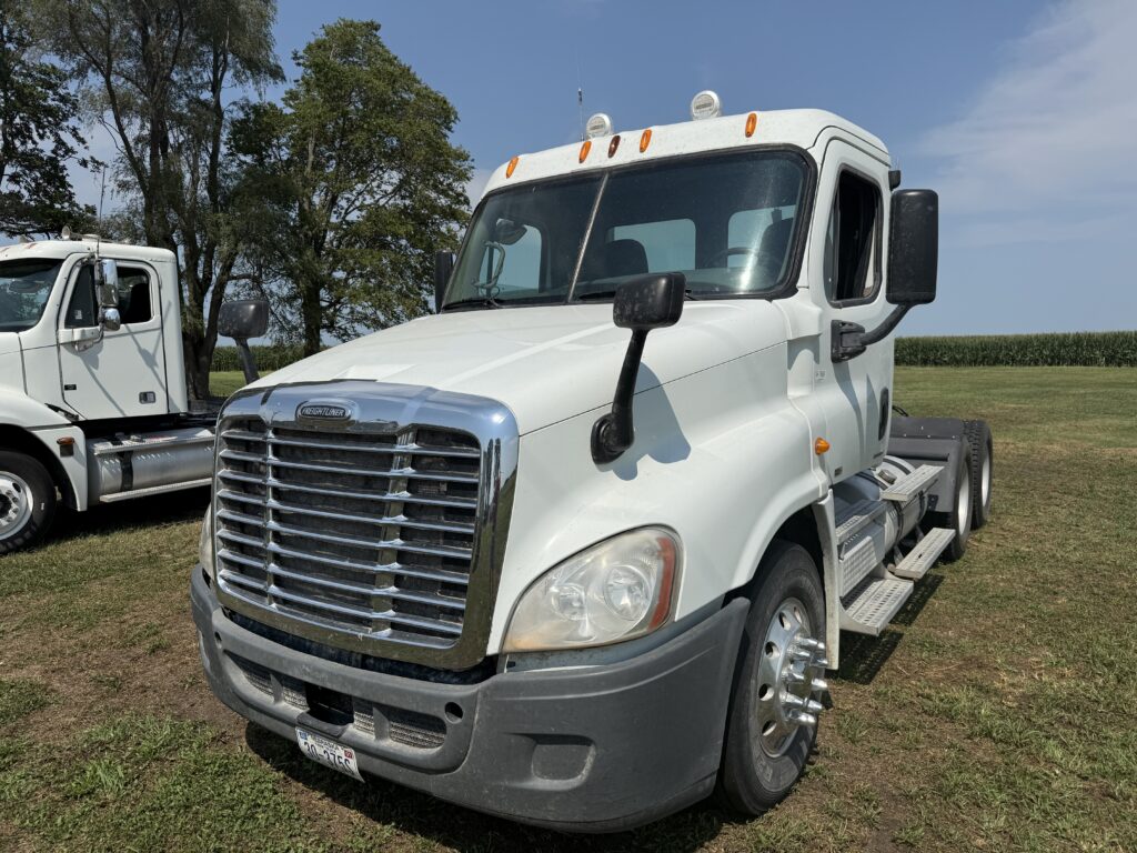 2010 Freightliner Cascadia 125 Day Cab